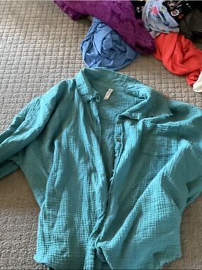 Zenana Outfitters Teal Button-Down Shirt